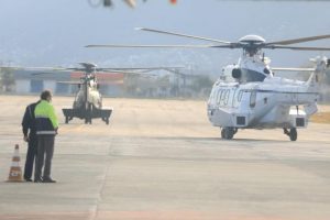 25 minutos depois de chegar a SC, presidente embarcou em um helicóptero para sobrevoar áreas atingidas pelo ciclone.(Foto: Diorgenes Pandini) 